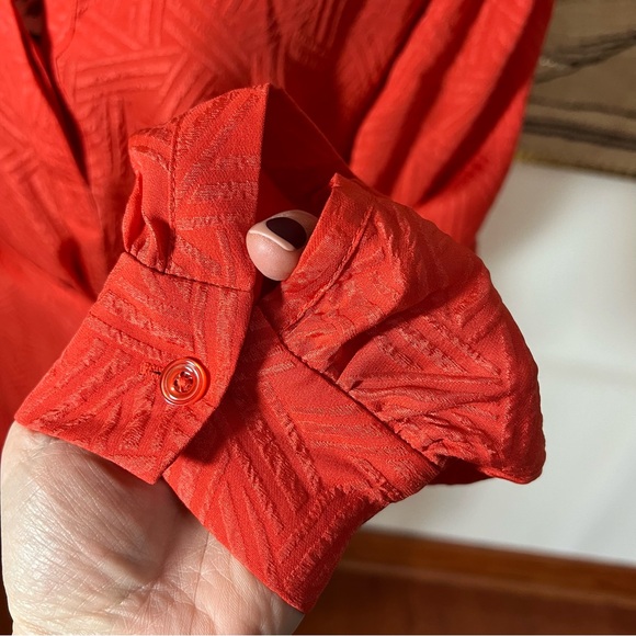 DVF tomato red silk texture shirt dress with self tie great condition! - Picture 6 of 8